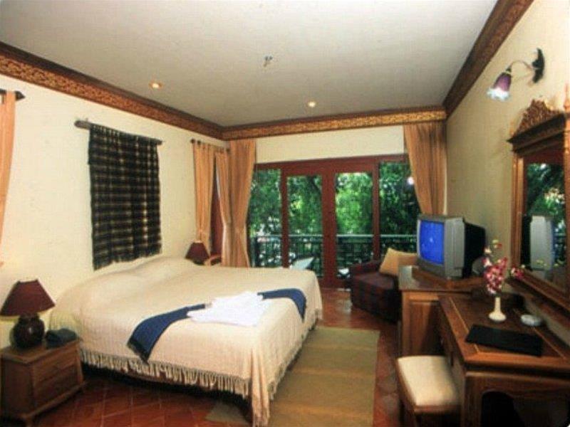 Kata Minta Hotel Phuket Exterior foto
